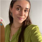 Soy una chica responsable y disciplinada que ama la literatura.
